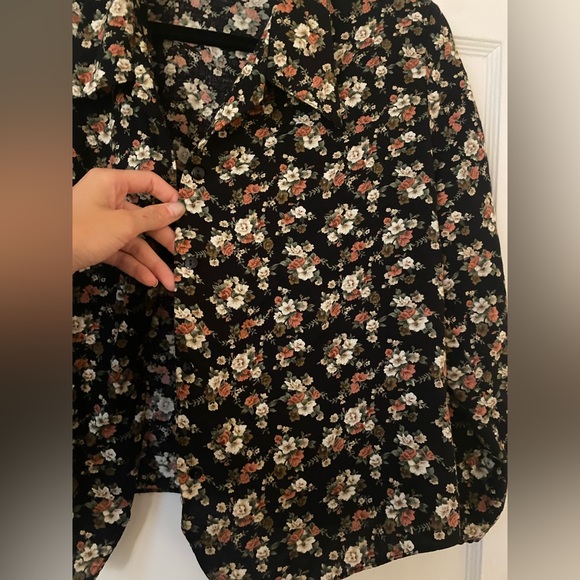 Vintage Dark Floral Button Down - Picture 7 of 9